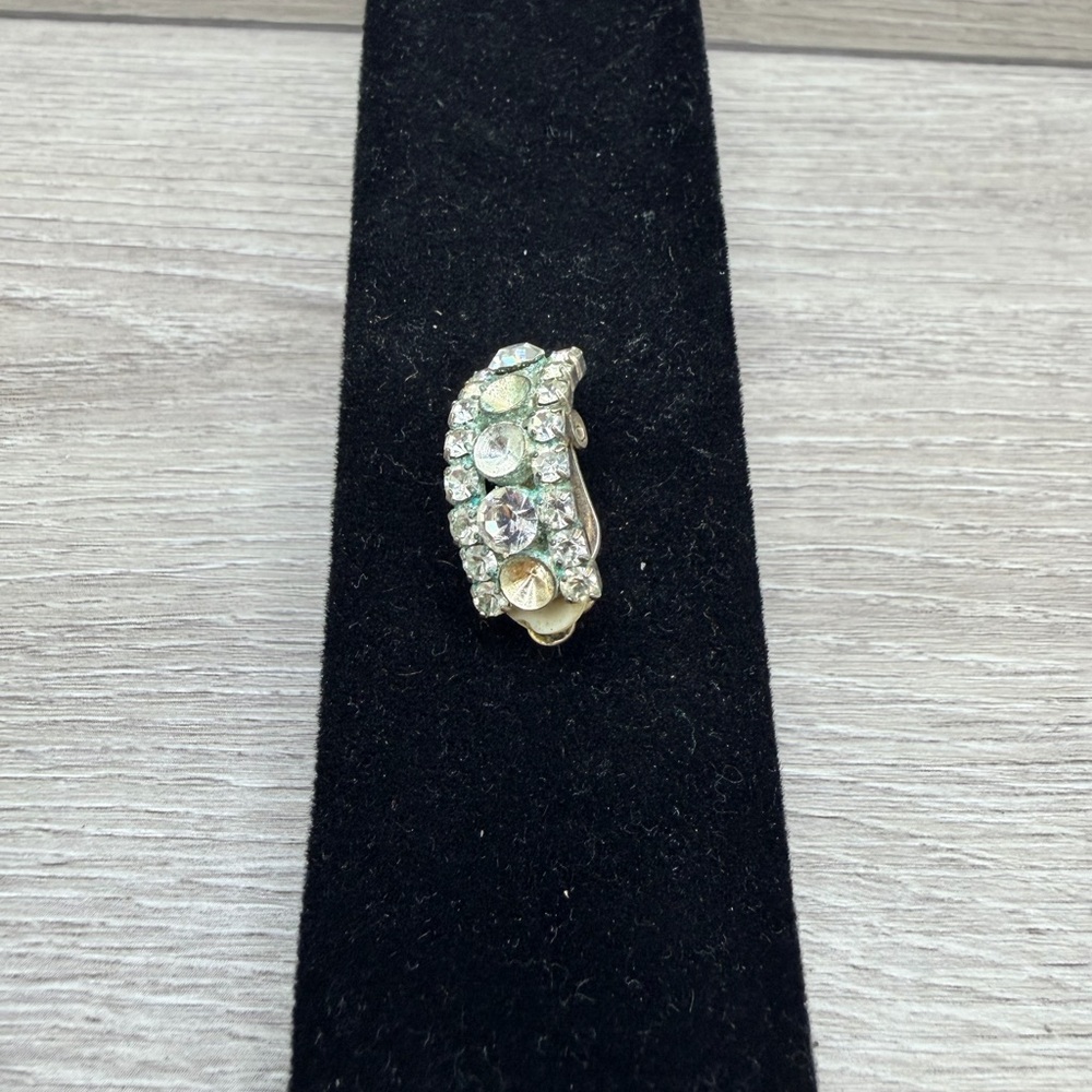 Elegant Gold Tone and Silver Tone Crystal Brooch